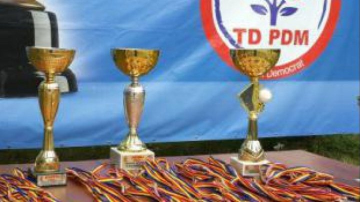 Over 200 young from Chisinau competed for Democracy Trophy this weekend 