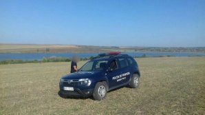 Walking WITHOUT ANY TRAVEL DOCUMENTS to Ukraine. See mishap of a Moldovan