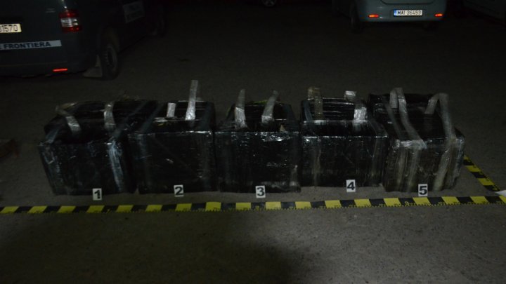 8.000 cigarettes seized at border. Where did smugglers hide the goods