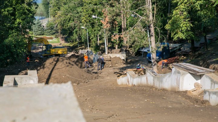 40% of stairs from Valea Morilor park have already been repaired (PHOTO REPORT)