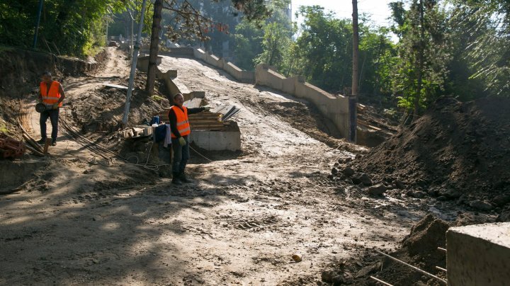 40% of stairs from Valea Morilor park have already been repaired (PHOTO REPORT)