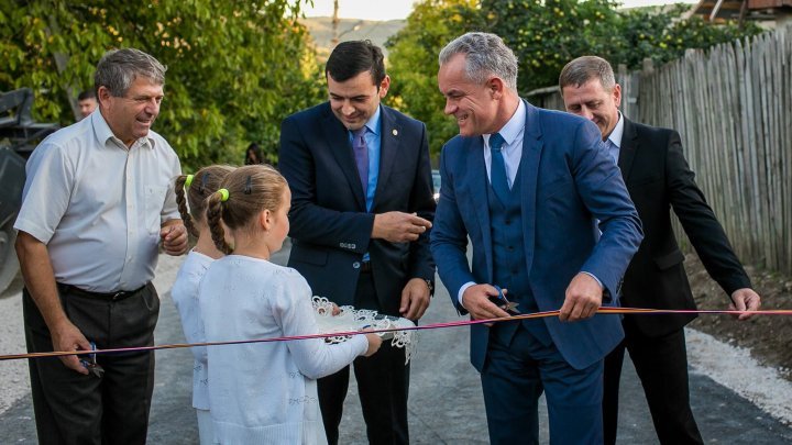 MODERNIZED ROAD AT MICLEUSHENI. Vlad Plahotniuc attended the inauguration of the rehabilitated section