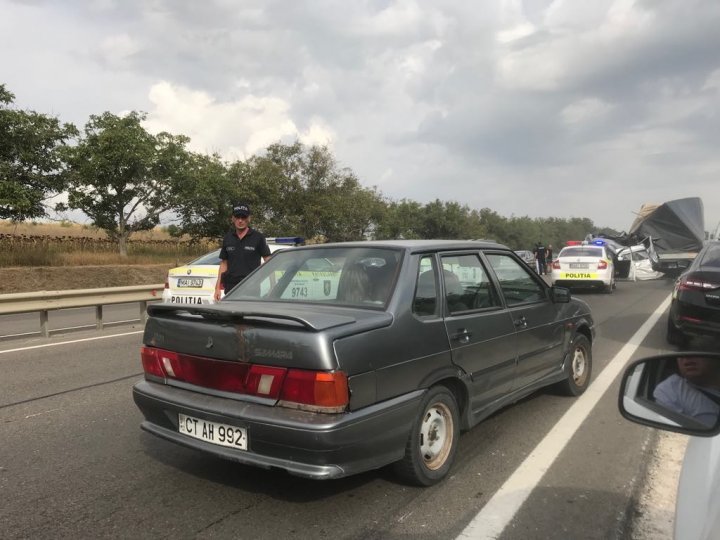 Terrible accident in Peresecina. Minibus crashed truck (PHOTO/VIDEO)