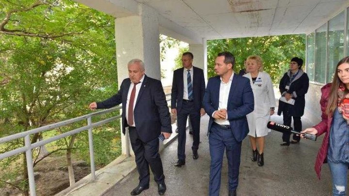 Ruslan Codreanu paid visit to Sf.Treime hospital after it has been repaired (PHOTO)