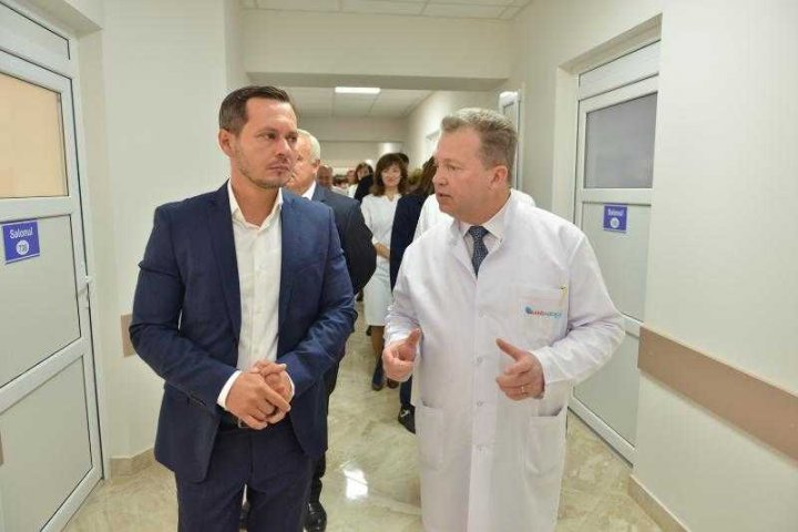 Ruslan Codreanu paid visit to Sf.Treime hospital after it has been repaired (PHOTO)