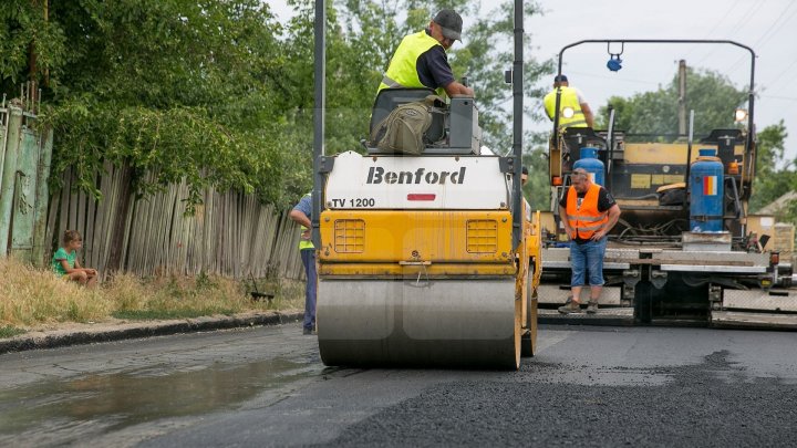 GOOD ROADS AT MANDRESTI. Project came to Andrei Nastase's village