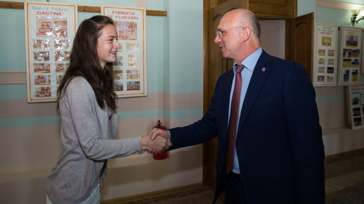 BUSINESS WOMAN AT JUST 18 YEARS OLD! A young woman from Causeni wants to produce Italian pretzels