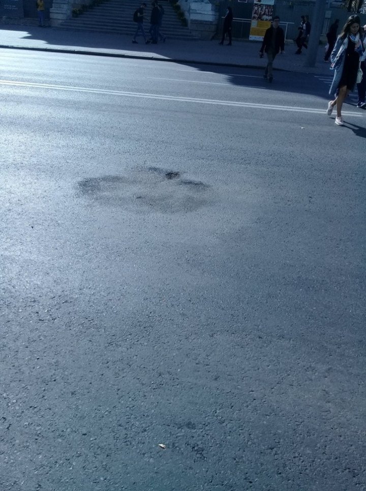 Jurnal TV team destroyed the asphalt on Stefan cel Mare boulevard 