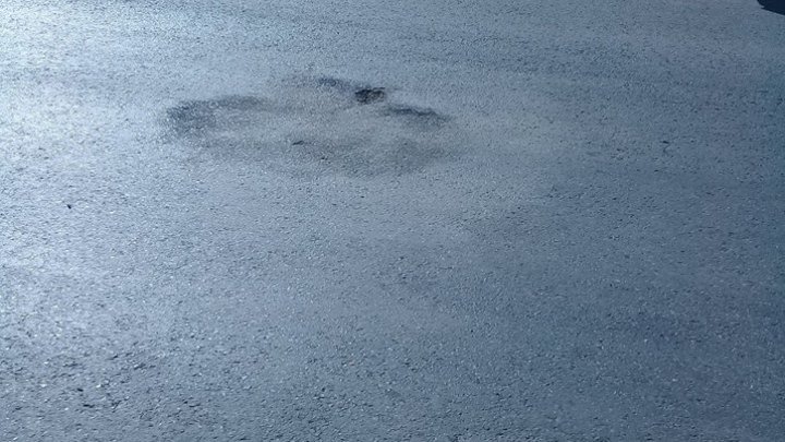 Jurnal TV team destroyed the asphalt on Stefan cel Mare boulevard 