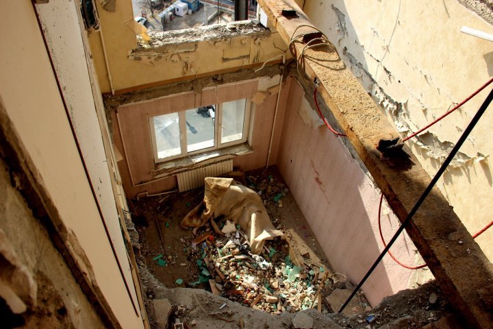 Terrifying images of explosion place. Rescues continue to work, while owners of the flats are desperate 