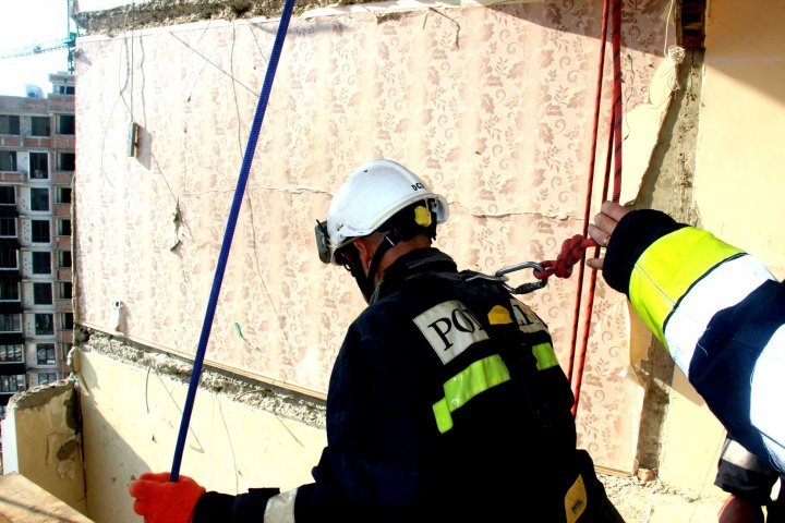 Terrifying images of explosion place. Rescues continue to work, while owners of the flats are desperate 