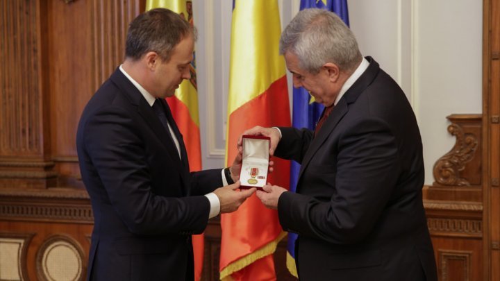 Andrian Candu was decorated with the highest distinctions of Romanian Parliament at Bucharest