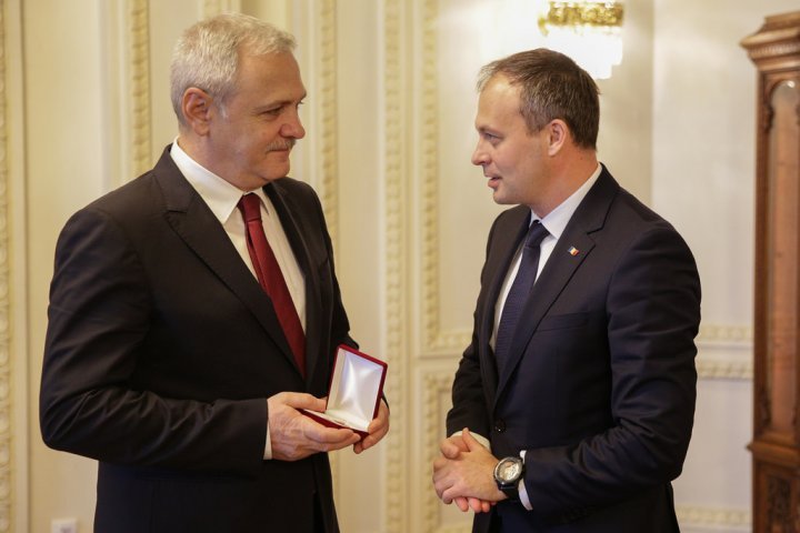 Andrian Candu was decorated with the highest distinctions of Romanian Parliament at Bucharest