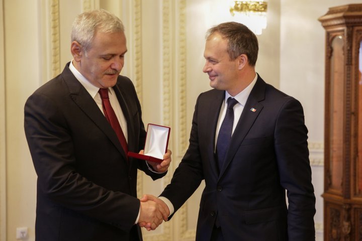 Andrian Candu was decorated with the highest distinctions of Romanian Parliament at Bucharest