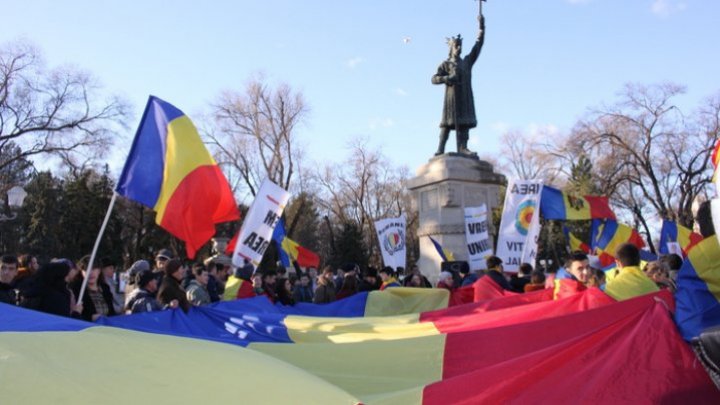 Romania's Day celebrated in Chisinau: Unionists remembered the dead soldiers who fought for the Great Union