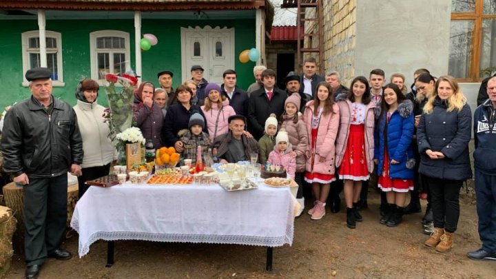 Richest Moldovan lives in Revaca. He turned 100. How big is his family