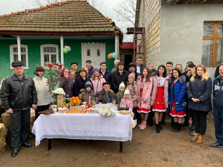 Richest Moldovan lives in Revaca. He turned 100. How big is his family