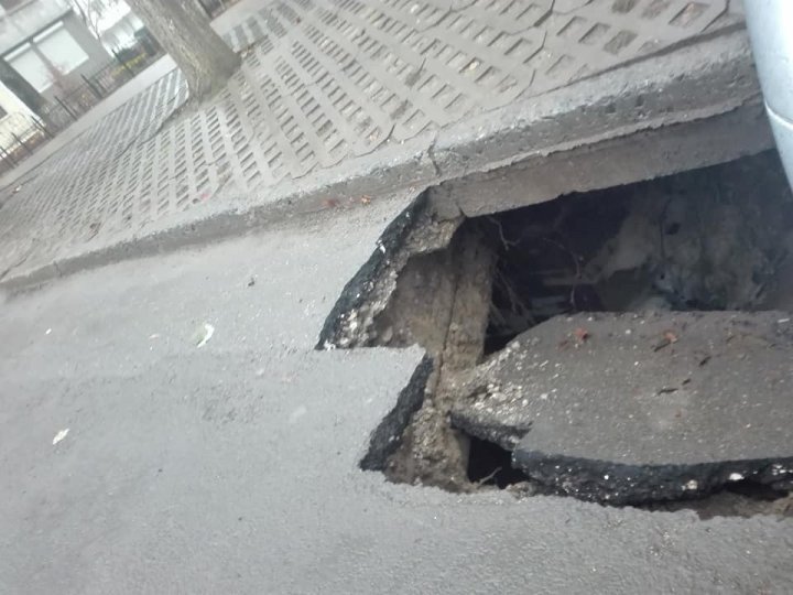 Car fell into a hole place behind the Parliament's building. Is the driver Parliament's employee