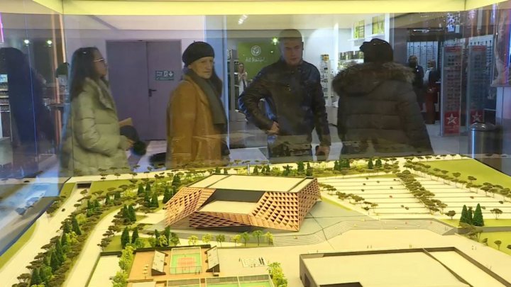 ARENA CHISINAU HAS LAYOUT. The work was exhibited in a shopping center from Capital