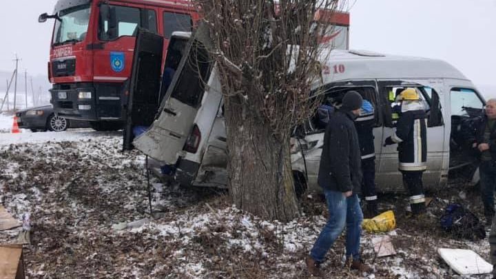 Serious accident at Bozieni village. A firefighting crew came on the spot