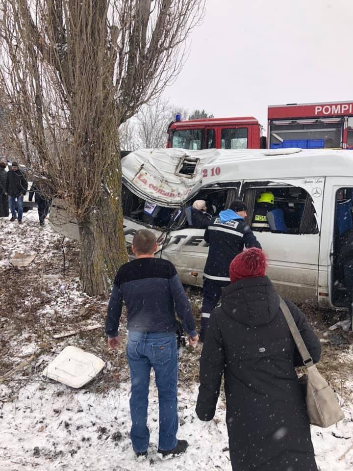 Serious accident at Bozieni village. A firefighting crew came on the spot