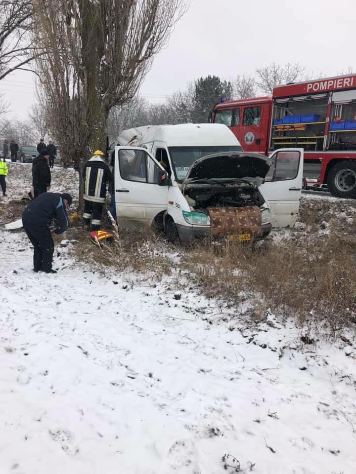 Serious accident at Bozieni village. A firefighting crew came on the spot