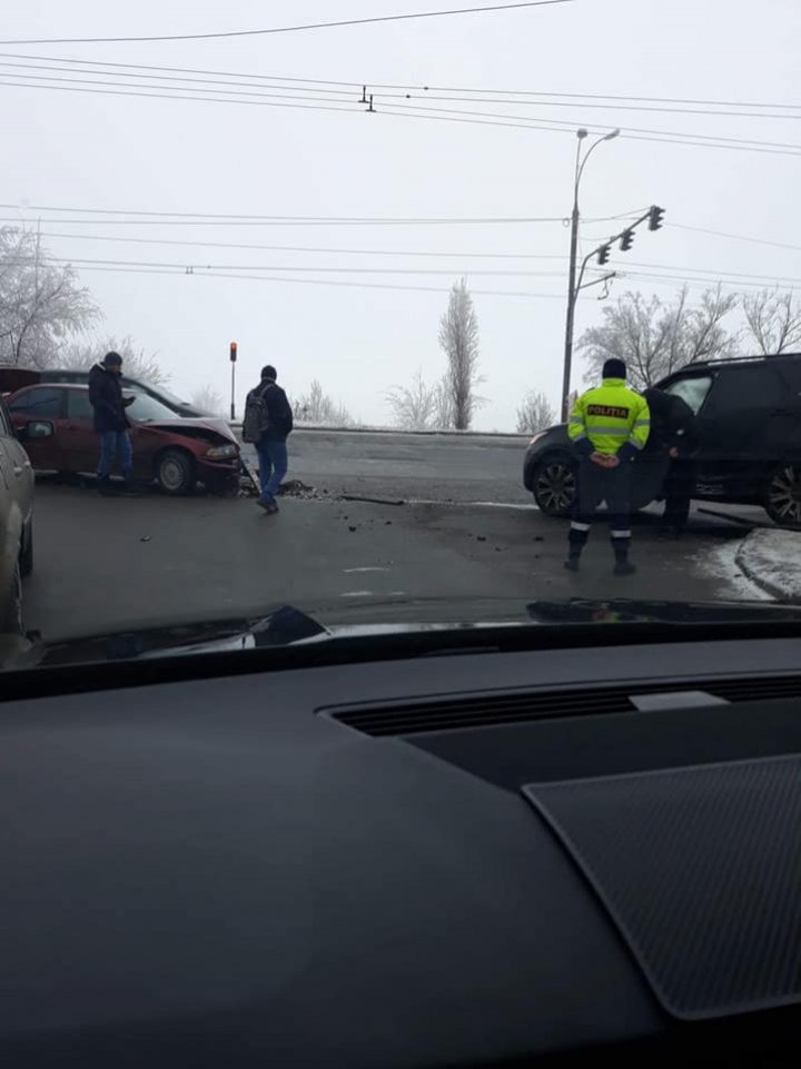 Grave accident occurred on Chisinau-Ialoveni highway. Car was seriously damaged