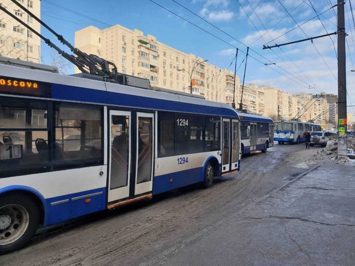 Chisinau City Hall appeals to drivers. They REQUIRED NOT TO PARK on roadside