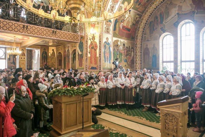 Christmas holiday at Curchi Monastery. The event was also attended by DPM leader, Vlad Plahotniuc