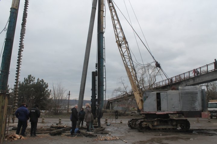 Pavel Filip asked for a faster reparation of Straseni bridge (PHOTO)