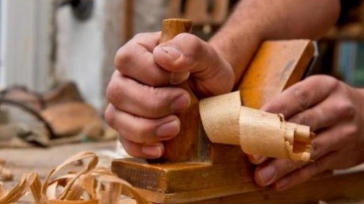 A carpenter from Capital creates transformer-toys