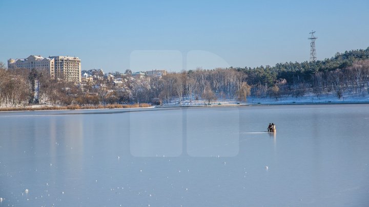 Attention! Ice on lakes and pools melts gradually, says State Hydrometeorological Service