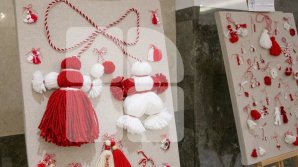 Ten thousand Mărțișor handed over in London to raise fund for charity 