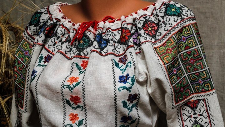 Traditional shirt will be included in UNESCO Cultural Patrimony as a cultural identity element of Romania and Republic of Moldova