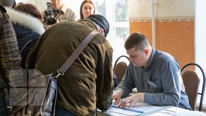 Moldovans don't want snap elections. Citizens asked politicians to create a hung parliament 