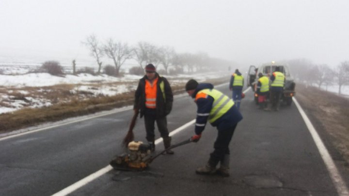 How workers are paving road on Chișinău-Leușeni route (photo)