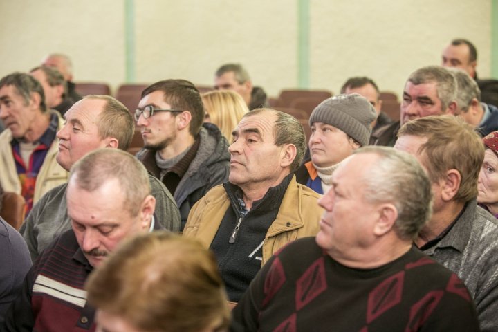 Vlad Plahotniuc at meeting with pupils and teachers in Nisporeni: System of vocational education to be reformed 