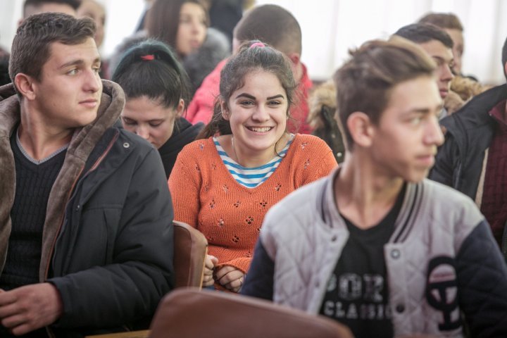 Vlad Plahotniuc at meeting with pupils and teachers in Nisporeni: System of vocational education to be reformed