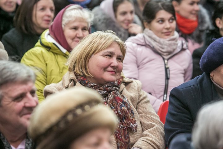 PDM delegation reached Fălești. Vlad Plahotniuc discussed with locals about new investments and new jobs 