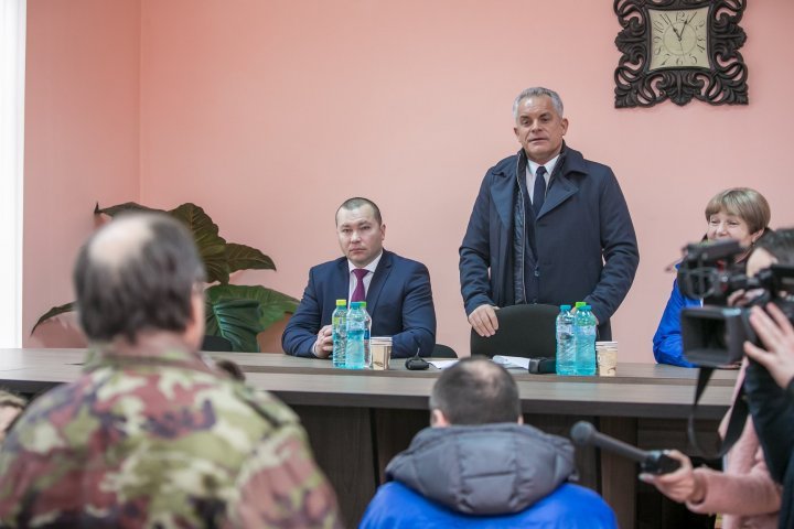 PDM delegation reached Fălești. Vlad Plahotniuc discussed with locals about new investments and new jobs 