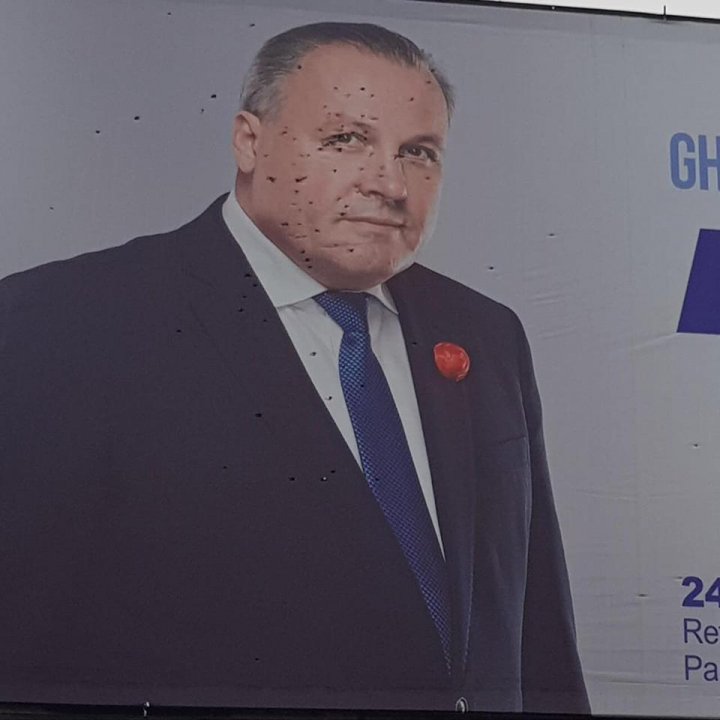 DPM's billboards vandalized in Hancesti. The police is searching for the guilty 