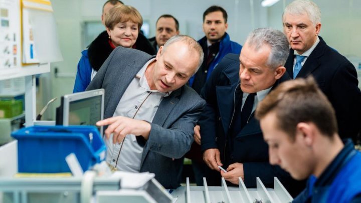 PDM delegation reached Fălești. Vlad Plahotniuc discussed with locals about new investments and new jobs 