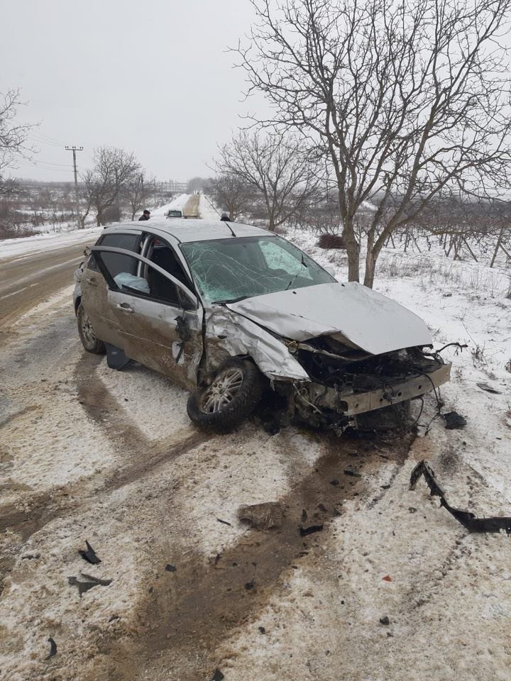 Grave accident in Calarasi. Two cars frontally hit (PHOTO/VIDEO)