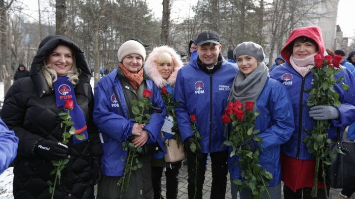 DPM candidates gave roses to all the women they met on Capital streets today