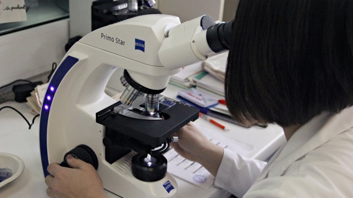 Cervical cancer, threat to women'lives, detected quickly as Chisinau hospital equipped modern microscopes 