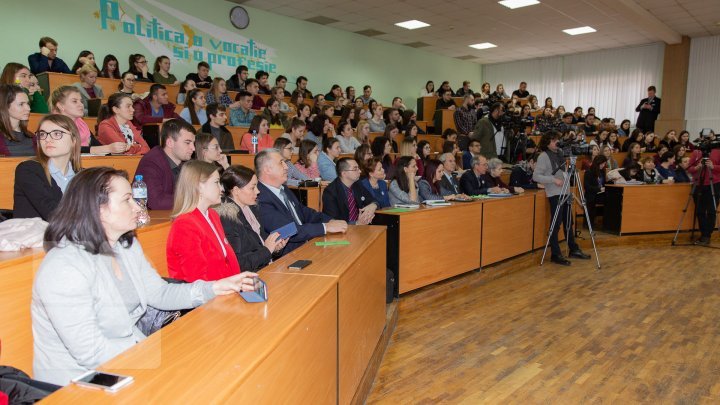 USA Ambassador held meeting with FRISPA students: Moldovans are very united on their European path 