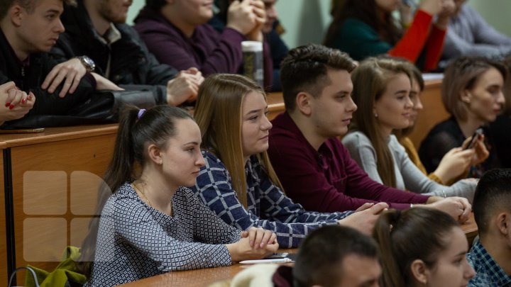 USA Ambassador held meeting with FRISPA students: Moldovans are very united on their European path 