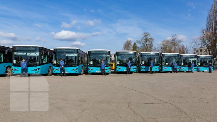 Photos of new air-conditioned buses purchased from Turkey 