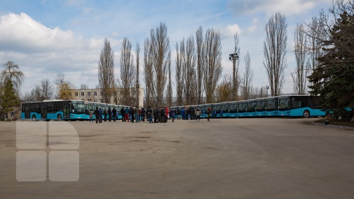 Photos of new air-conditioned buses purchased from Turkey 