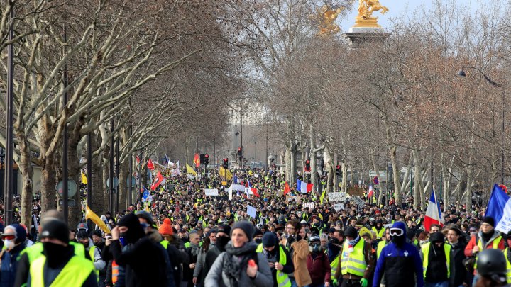 Violent Yellow Vest protesters showed no sign of letting up pressure on the government 